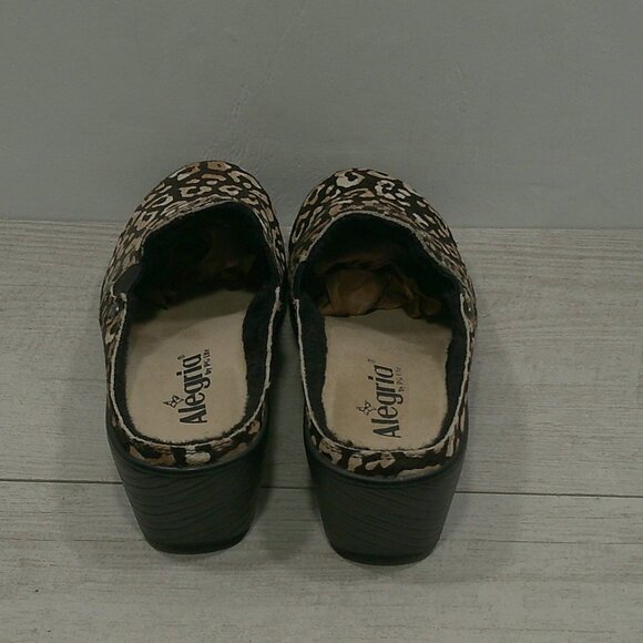 Sereniti Luxe Tundra Calf Hair Comfort Slip Resistant Clog | Mule Size 6 - Picture 11 of 14